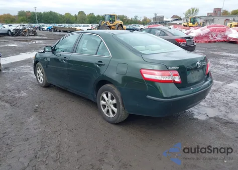 2011 Toyota Camry Le z USA, uszkodzony, nr VIN 4T1BF3EK8BU639981